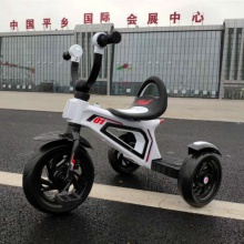 新款儿童三轮车宝宝灯光音乐脚蹬三轮车童车