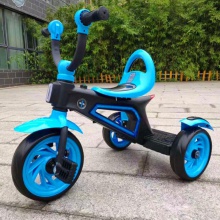 新款儿童三轮车宝宝灯光音乐脚蹬三轮车童车