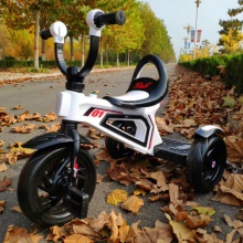 新款儿童三轮车宝宝灯光音乐脚蹬三轮车童车