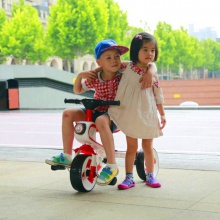 儿童三轮车带音乐灯光宝脚踏三轮车玩具车儿童自行车