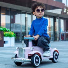 新款宝宝遥控玩具老爷车可坐人4轮汽车电瓶驱动12v 儿童电动车