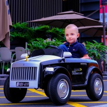 儿童电动汽车双座四轮遥控摇摆宝宝玩具车可坐双人婴儿小孩童车