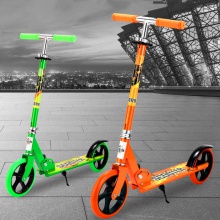 滑板车新款大轮儿童学生成人滑板车大轮加固尼龙踏板超弹静音