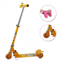 儿童闪光三轮滑板车滑行车儿童车脚踏双轮滑板车厂家直供童车