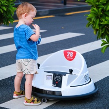 男女孩遥控儿童玩具漂移车室内外电动旋转车可坐人宝宝碰碰车批发
