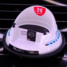 男女孩遥控儿童玩具漂移车室内外电动旋转车可坐人宝宝碰碰车批发