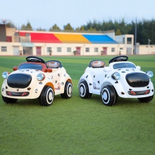 婴幼四轮汽车遥控车带音乐1-3岁男女宝宝玩具车可坐人儿童电动车