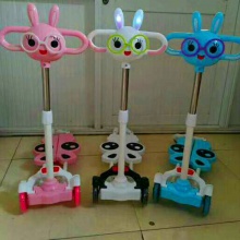 小兔子款滑行车 带闪光音乐蛙式活力扭扭车 儿童四轮滑板车