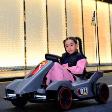 新款四轮漂移车可充电童车男女宝宝玩具车可坐成人儿童电动卡丁车