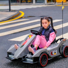 新款四轮漂移车可充电童车男女宝宝玩具车可坐成人儿童电动卡丁车