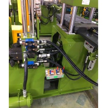 双滑板立式注塑机高效节能 立式注塑机