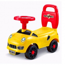 有趣的孩子驾驶迷你汽车 儿童电动乘坐玩具汽车 儿童滑行车