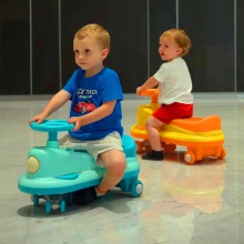 儿童万向轮扭扭车宝宝静音轮防侧翻可坐滑滑车