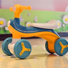 儿童滑行车四轮音乐灯光1-3岁宝宝溜溜滑滑车万向轮扭扭车
