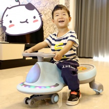 新款儿童扭扭车万向闪光轮摇摆车男女宝宝滑行车溜溜车