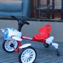 儿童漂移飞机广场卡丁车滑行车童车助步车摇摆车幼儿园漂移四轮车