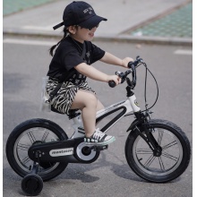儿童自行车女孩3一6岁男孩小孩超轻女童单车带辅助轮镁合金