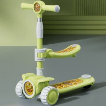小黄鸭儿童滑板车滑行灯光带座踏板滑行车可坐可滑折叠收车