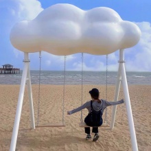 户外云朵秋千景区创意双人秋千玻璃钢云朵秋千装饰摆件