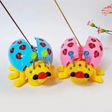 电动牵绳七星瓢虫万向甲壳虫灯光音乐宝宝电动有声玩具 地摊货源