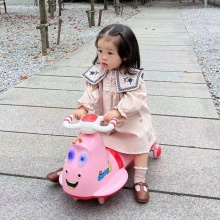 爆笑虫1-3岁四轮静音儿童扭扭车万向轮滑行车摇摆车溜溜礼品