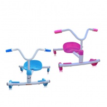 儿童四轮闪光漂移车方形秋千车旋转滑板车房间卡丁车礼品