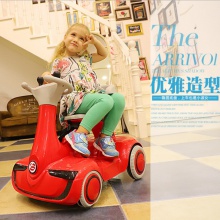儿童电动摩托车瓦力碰碰车双驱四轮摇摆玩具宝宝早教车