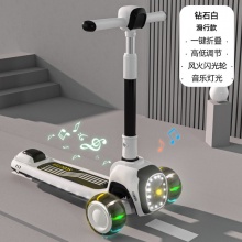 滑板车儿童溜溜车折叠宽体悍马闪光轮音乐跑马灯1-12岁踏板溜溜车