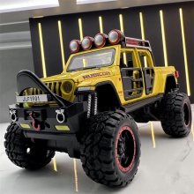 合金车模1:32大轮吉普滑行越野车带声光男玩具车模型摆件收藏