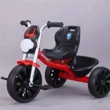 儿童自动驾驶玩具车可容纳1-6岁宝宝三轮车头灯三轮车