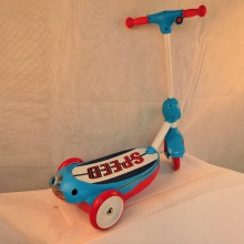 儿童电动滑板车可吹泡泡滑板车男女童卡通脚踏吹泡泡电动玩具车