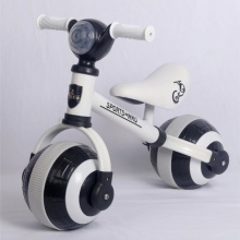 新品儿童滑行车扭扭车带音乐宝宝滑行玩具车婴儿溜溜车一体轮平衡车