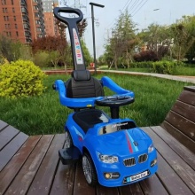 儿童手推3岁以上的汽车/带音乐的婴儿摇摆车推把滑行车